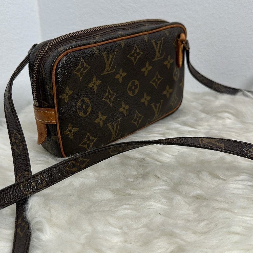 💯 Authentic Louis Vuitton Monogram Pochette🍀 - Picture 11 of 17